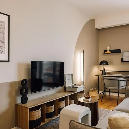 Apartment Arrabida - 2 Bedroom And Parking In Arroios