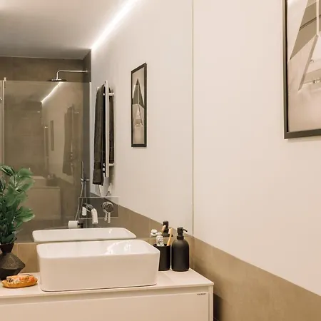 Arrabida - 2 Bedroom And Parking In Arroios Apartment *