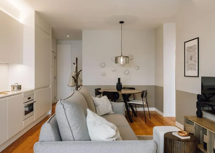 Arrabida - 2 Bedroom And Parking In Arroios * 리스본