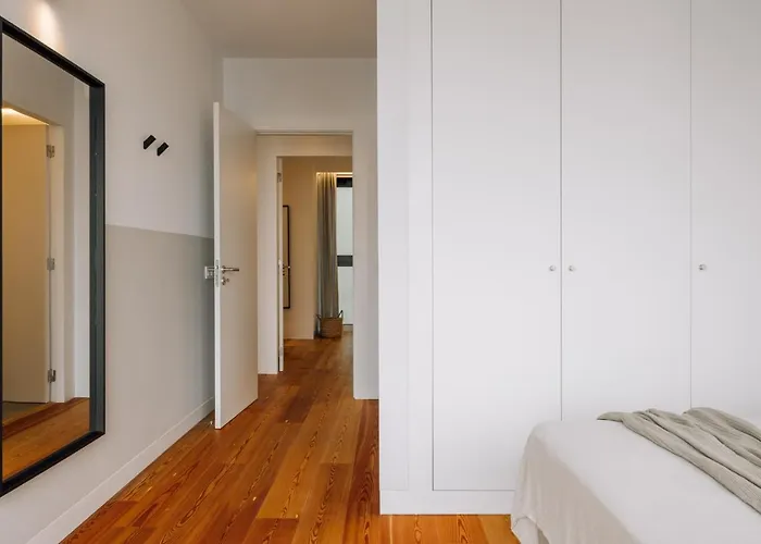 Arrabida - 2 Bedroom And Parking In Arroios * 리스본