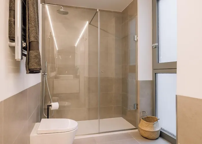 Arrabida - 2 Bedroom And Parking In Arroios 아파트 리스본